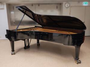 Konserttiflyygeli Steinway D