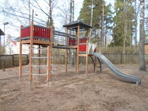 Kiipeilyteline-liukumäki, Lappset